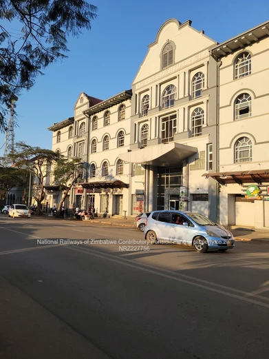 PRINCE’S FLATS (BUSINESS SUITES) Immaculate Office Space in Bulawayo CBD